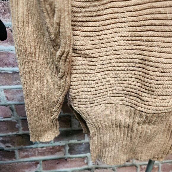Women's DRRITA Oversized Ribbed Turtleneck Sweater Medium - Picture 5 of 7